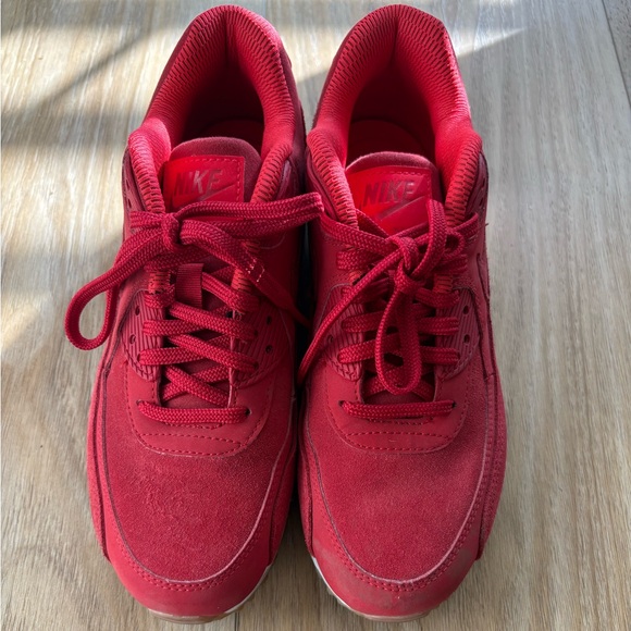 Nike - Women’s Air Max 90 Suede Trainers With Gum Sole - Red - Size 6.5 - Picture 5 of 9